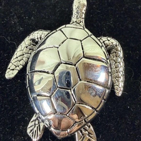 Silver Vintage SeaTurtle Figurine /Pendant”Good Luck Charm “ - Picture 3 of 7